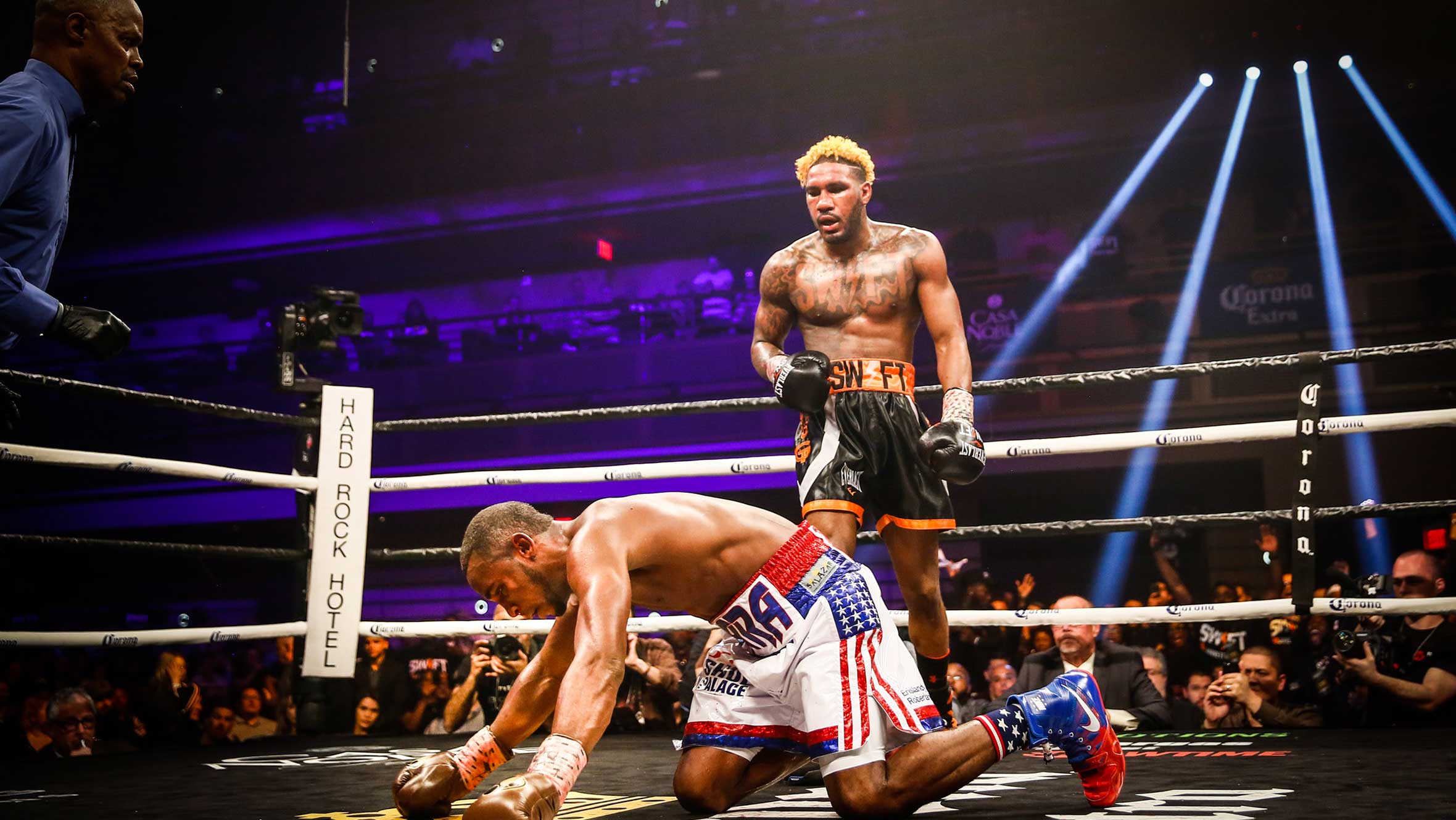 Hurd defeats Lara to become 154-pound unified champion