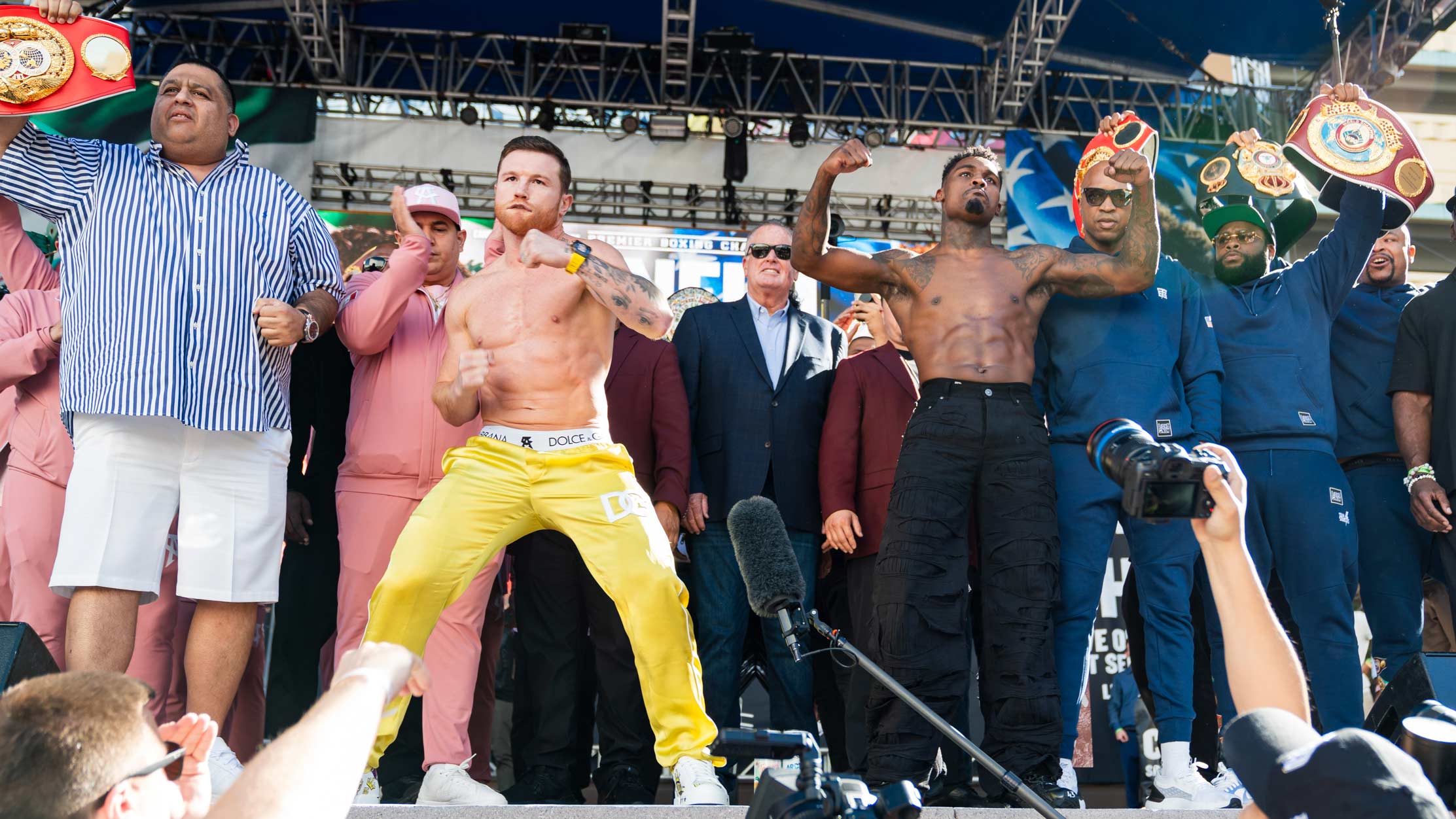 Canelo Alvarez dominates Jermell Charlo, retains undisputed super  middleweight titles