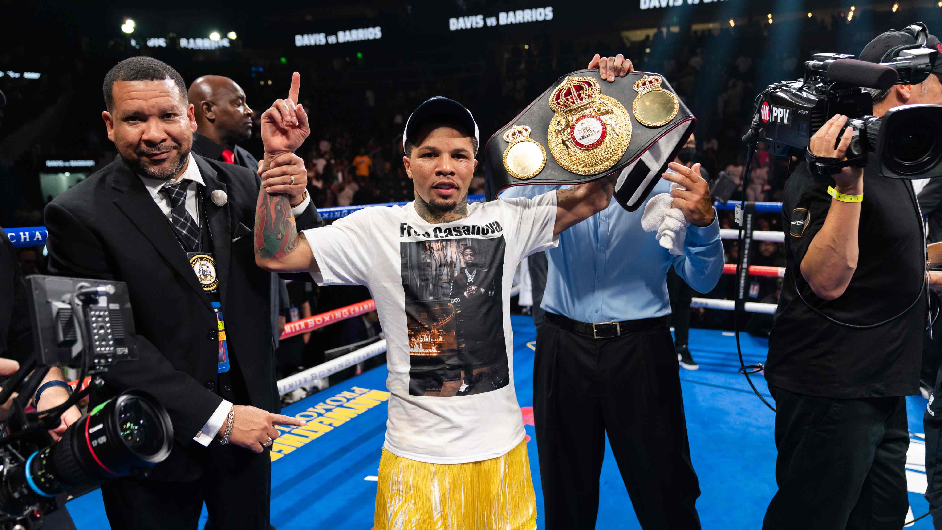 Gervonta Davis Stops Mario Barrios in a Thriller