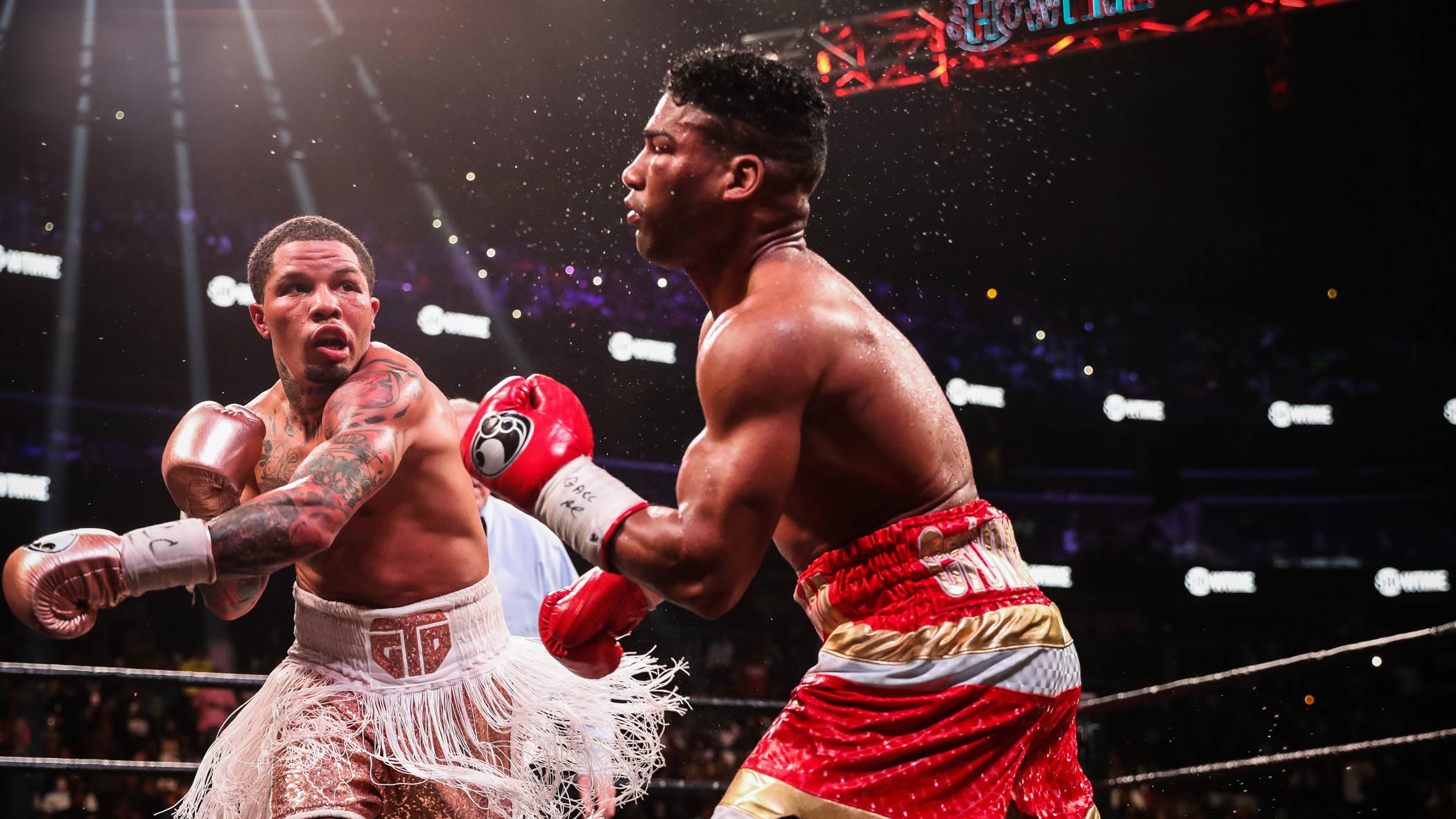 Gervonta Davis Dominates, Stops Yuriorkis Gamboa in 12