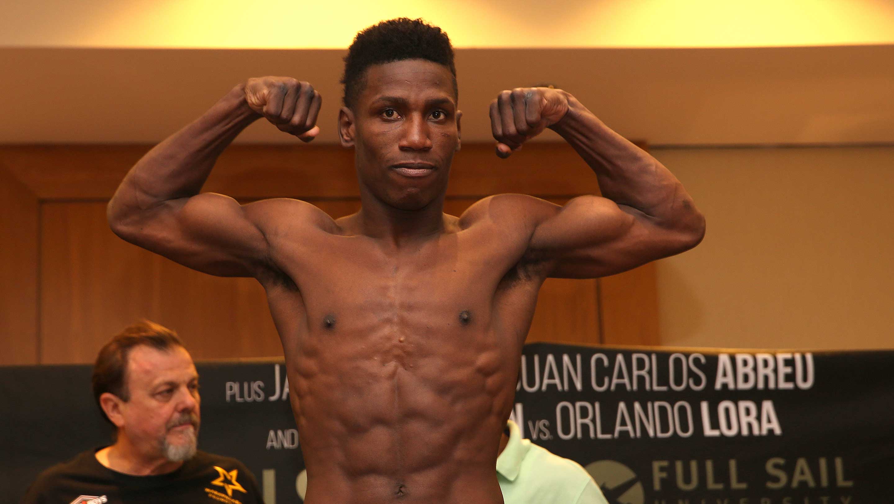Abreu makes weight
