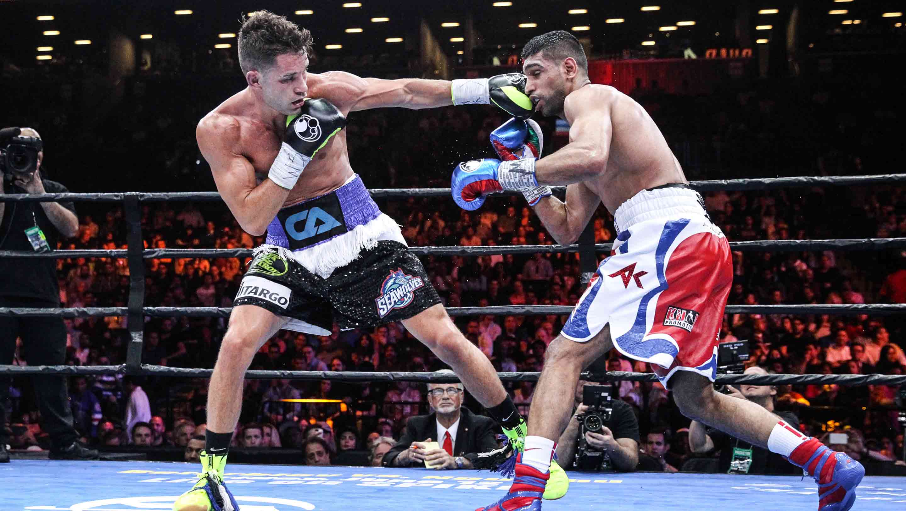 Algieri throws a jab