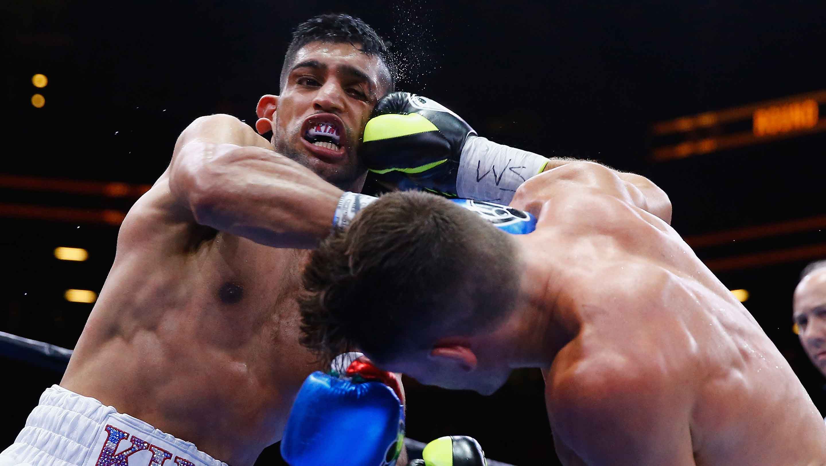 Algieri lands a punch