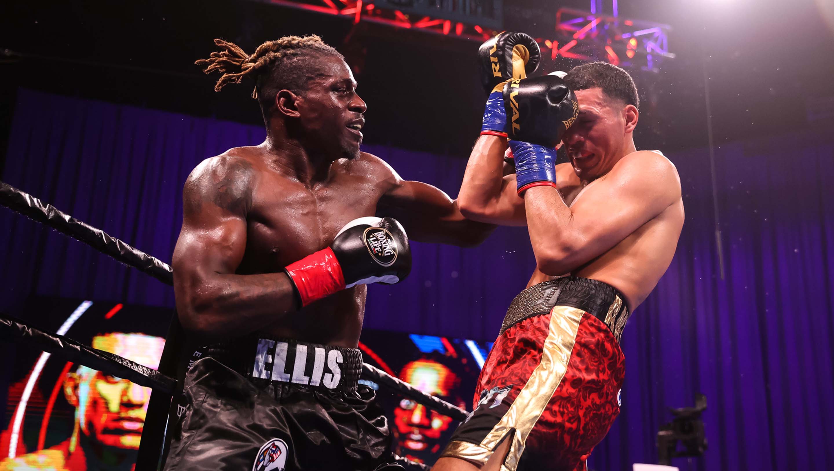 Ronald Ellis connects with a left hook