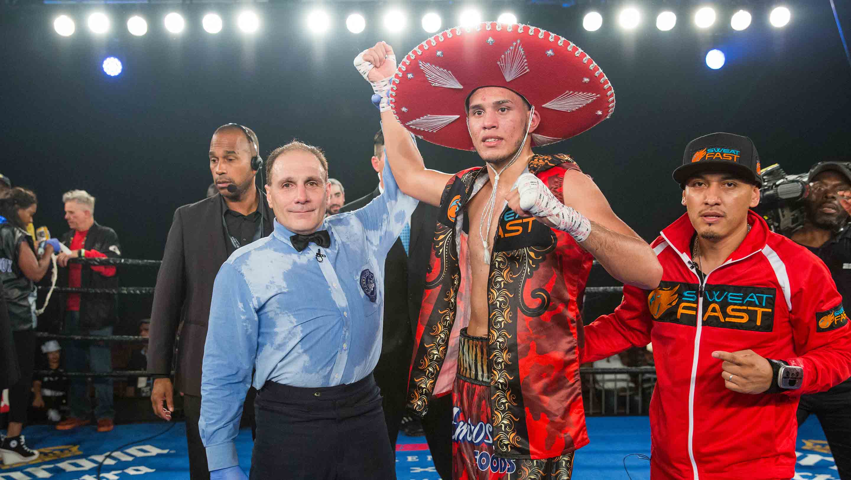 Benavidez celebrates his win