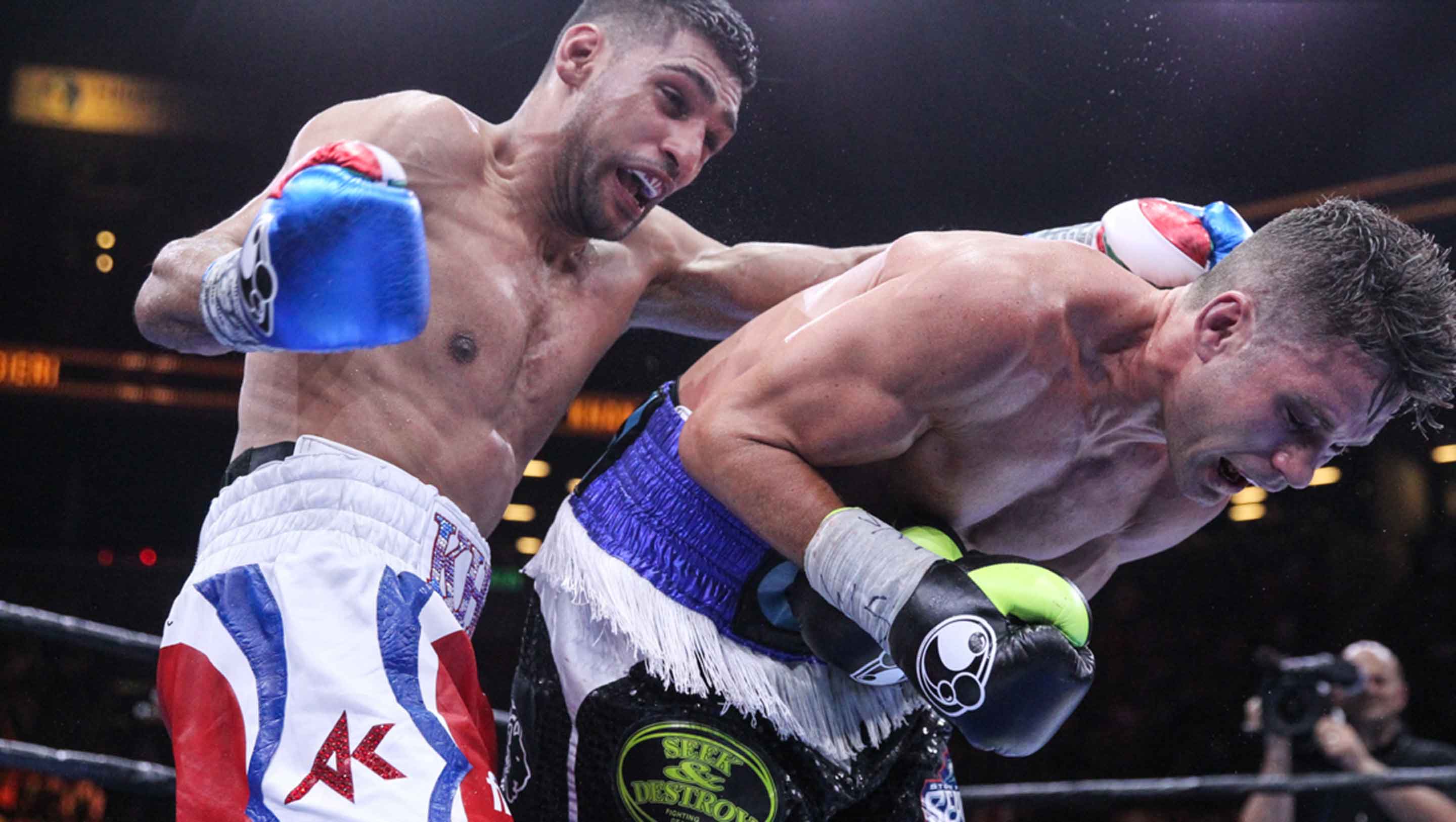 Khan surprises Algieri