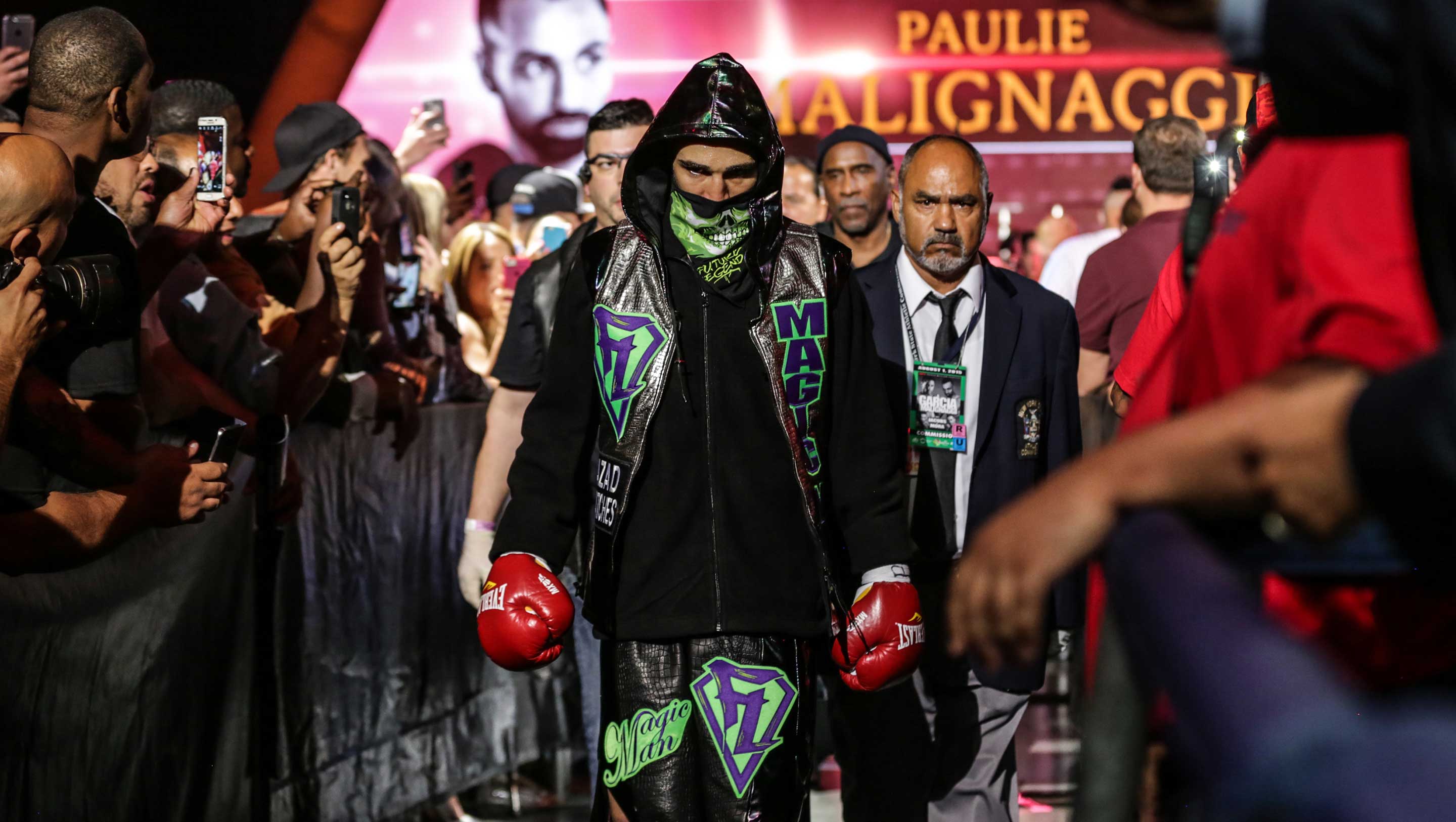 Malignaggi makes an entrance