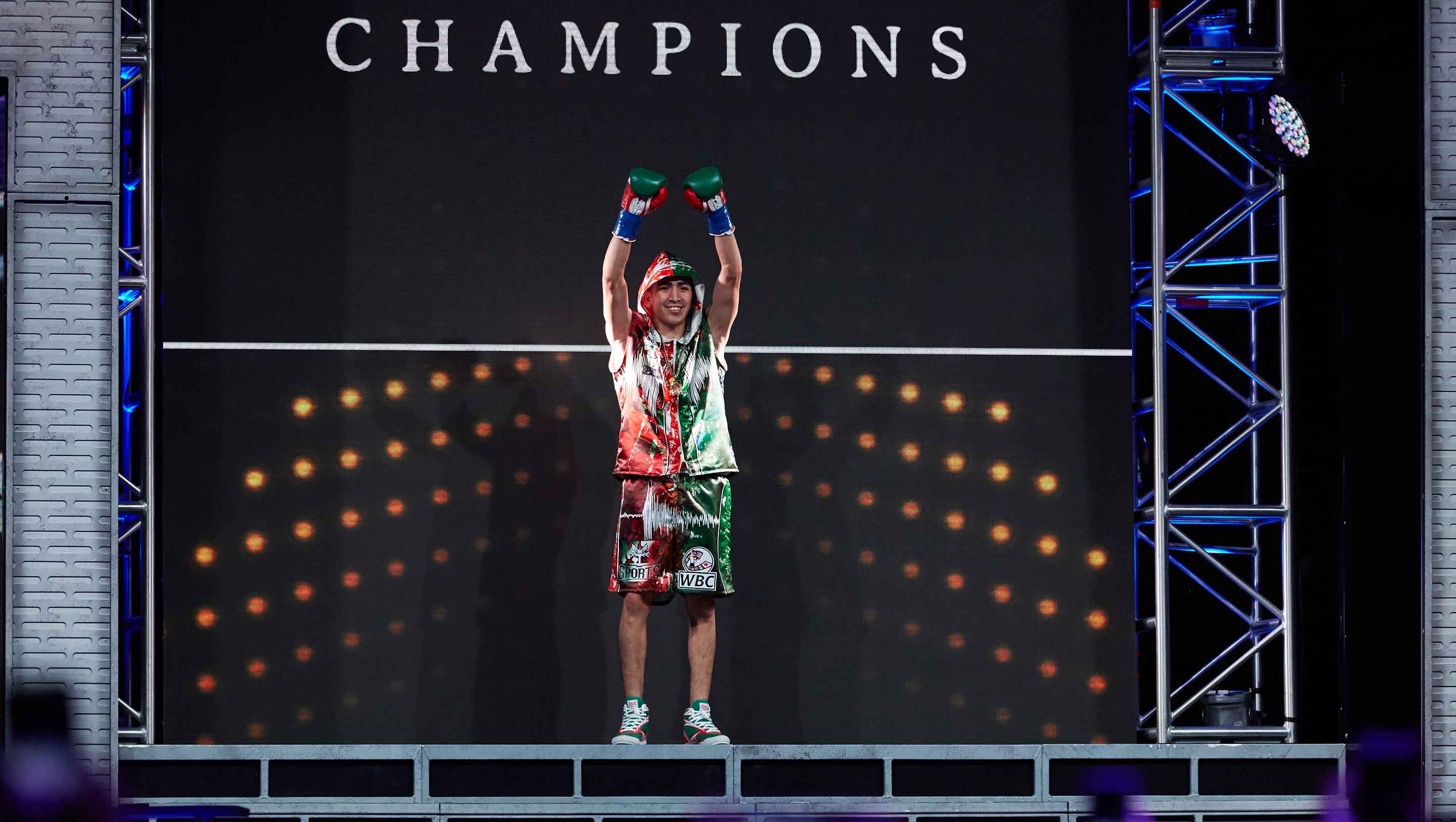 Santa Cruz enters the arena