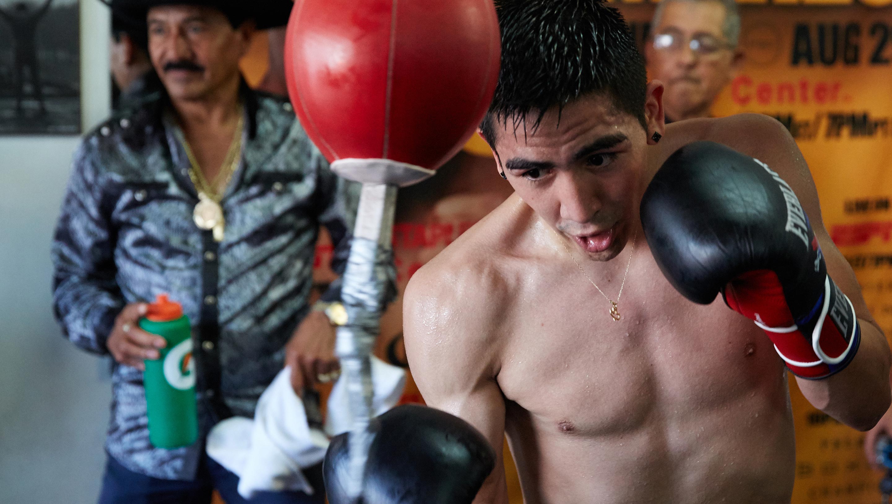 Santa Cruz in pre-fight workout