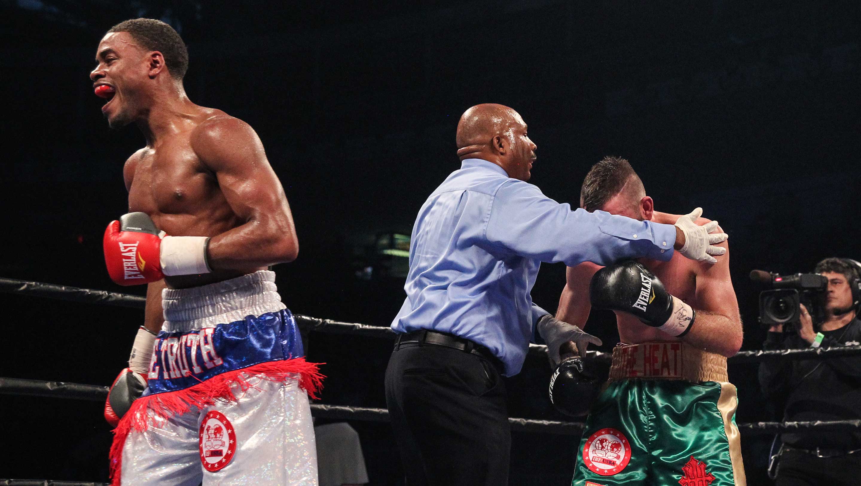Spence seals the deal