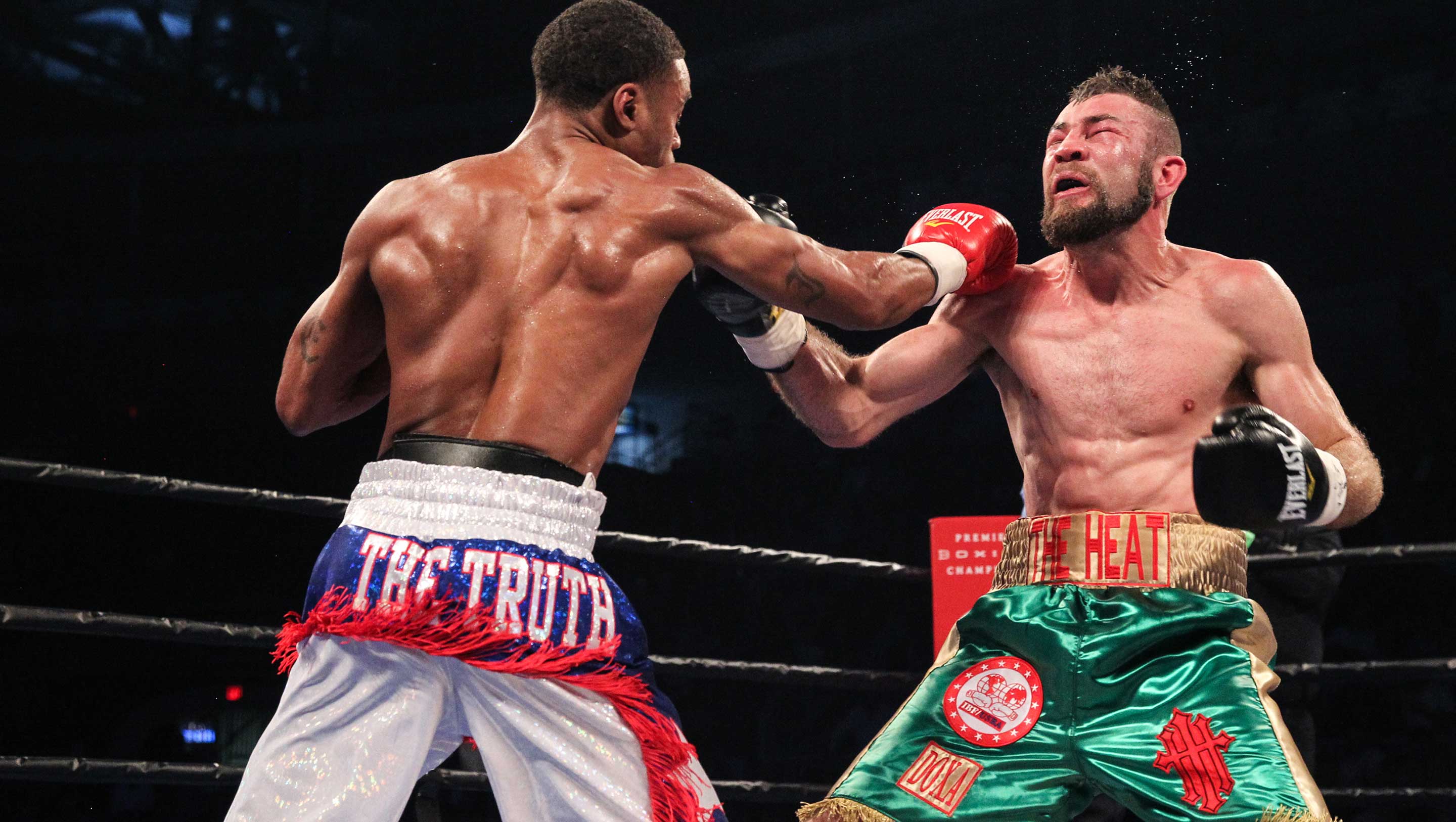 Spence lands a right