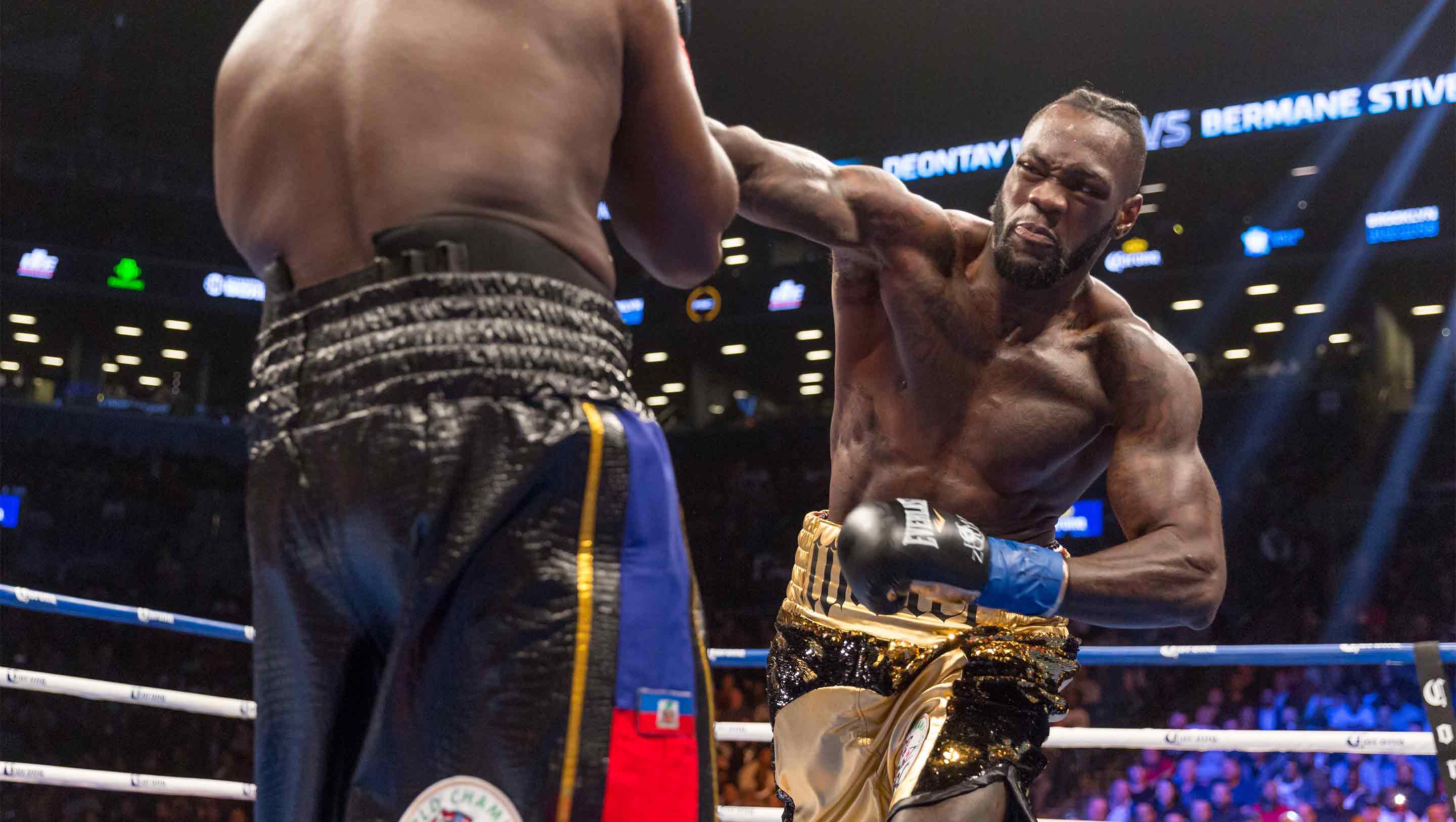 Wilder lands a right hand on Stiverne
