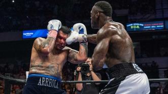 Deontay Wilder and Chris Arreola